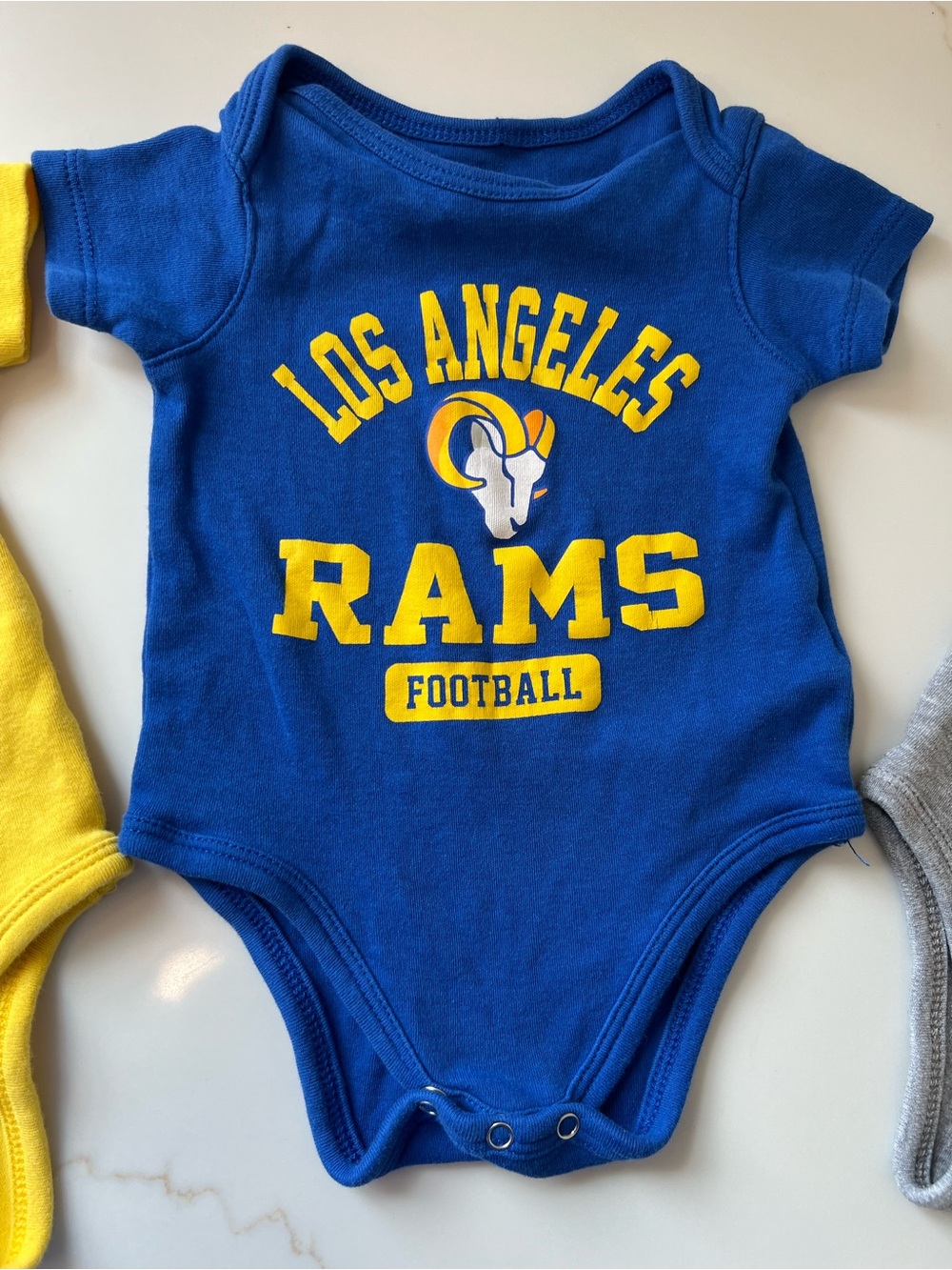 NFL LA Rams 3 onesie - Picture 6 of 8